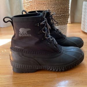 Sorel Men’s 8.5 Waterproof winter boots, excellent condition!!